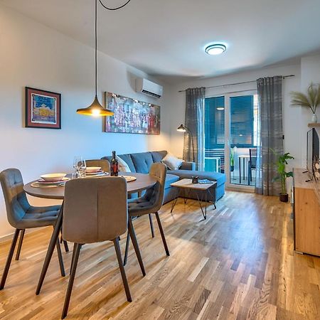 Art Apartment Monvidal Pula Exterior foto