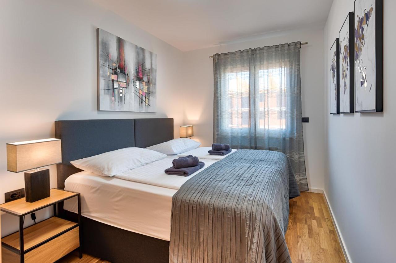 Art Apartment Monvidal Pula Exterior foto