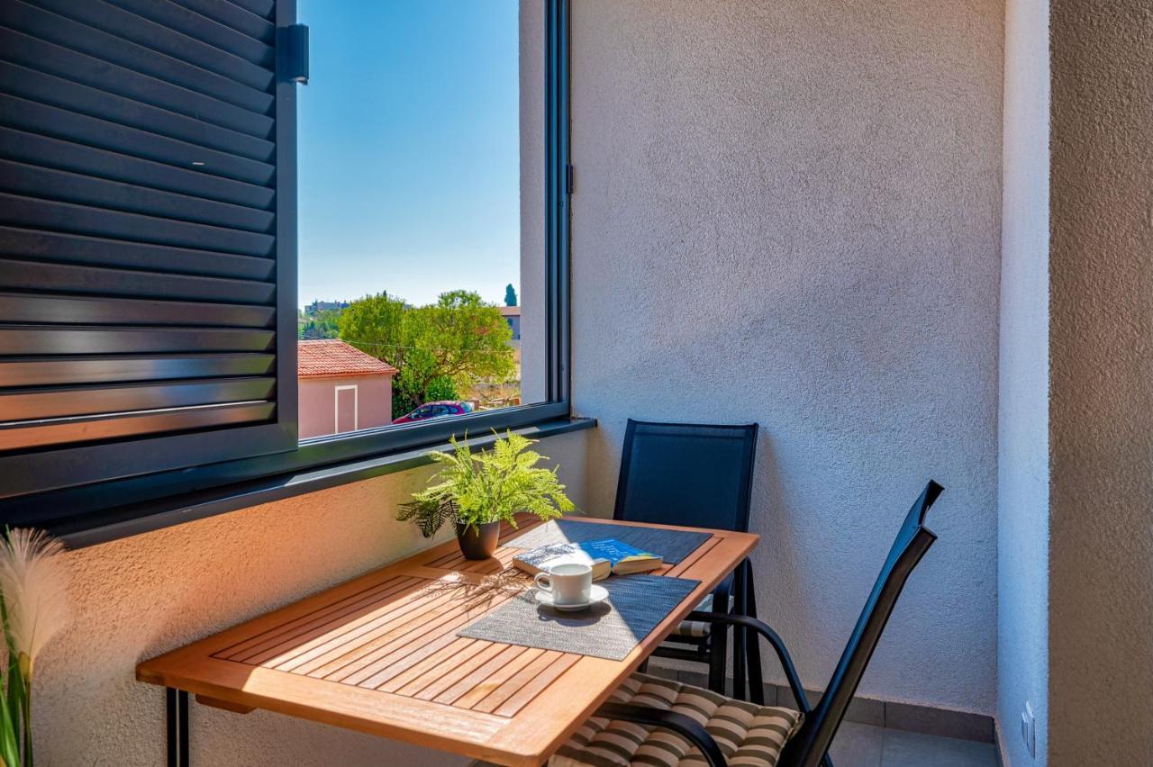 Art Apartment Monvidal Pula Exterior foto